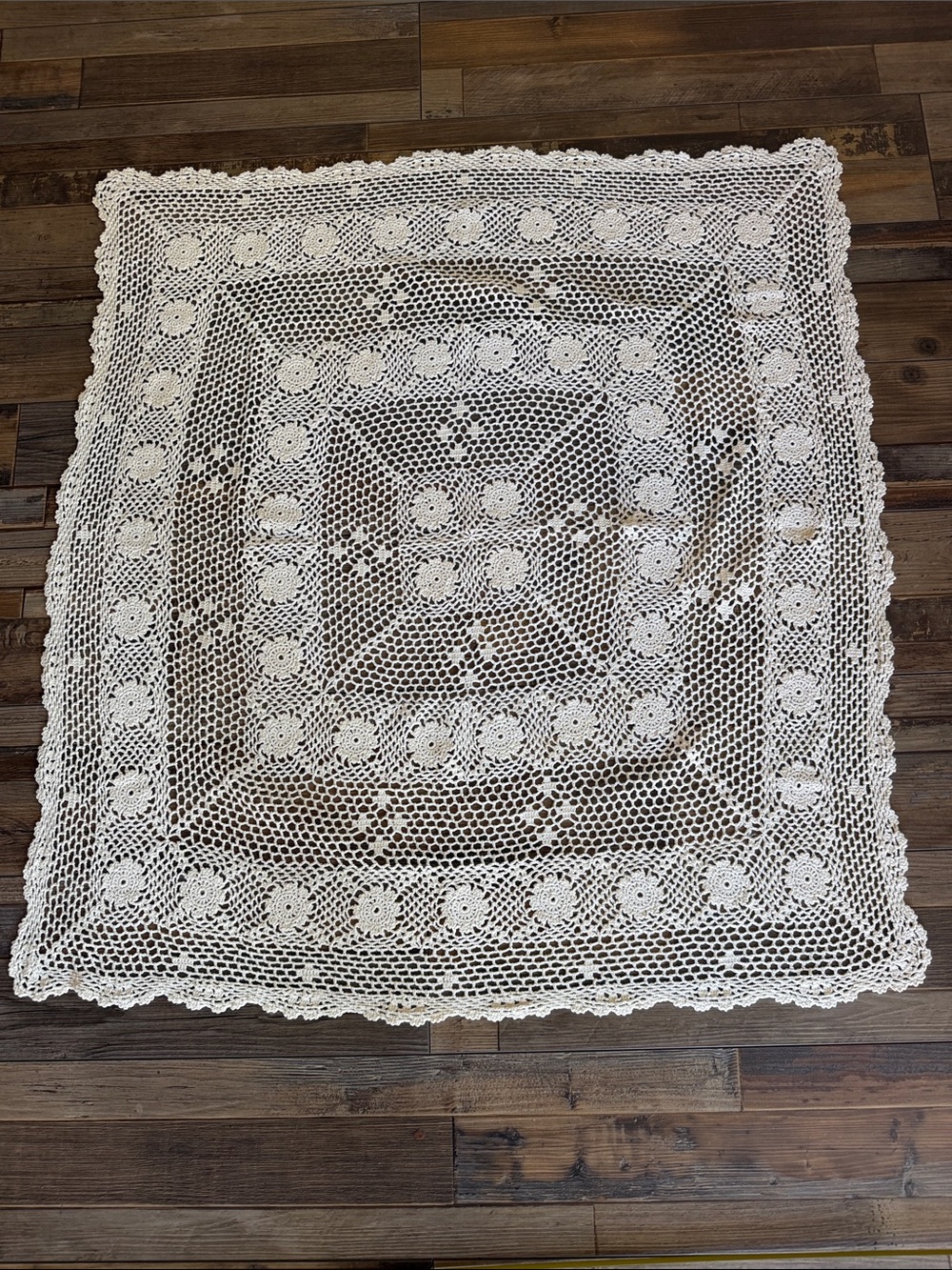 Vintage Cottagecore Boho off-white square crochet lace tablecloth